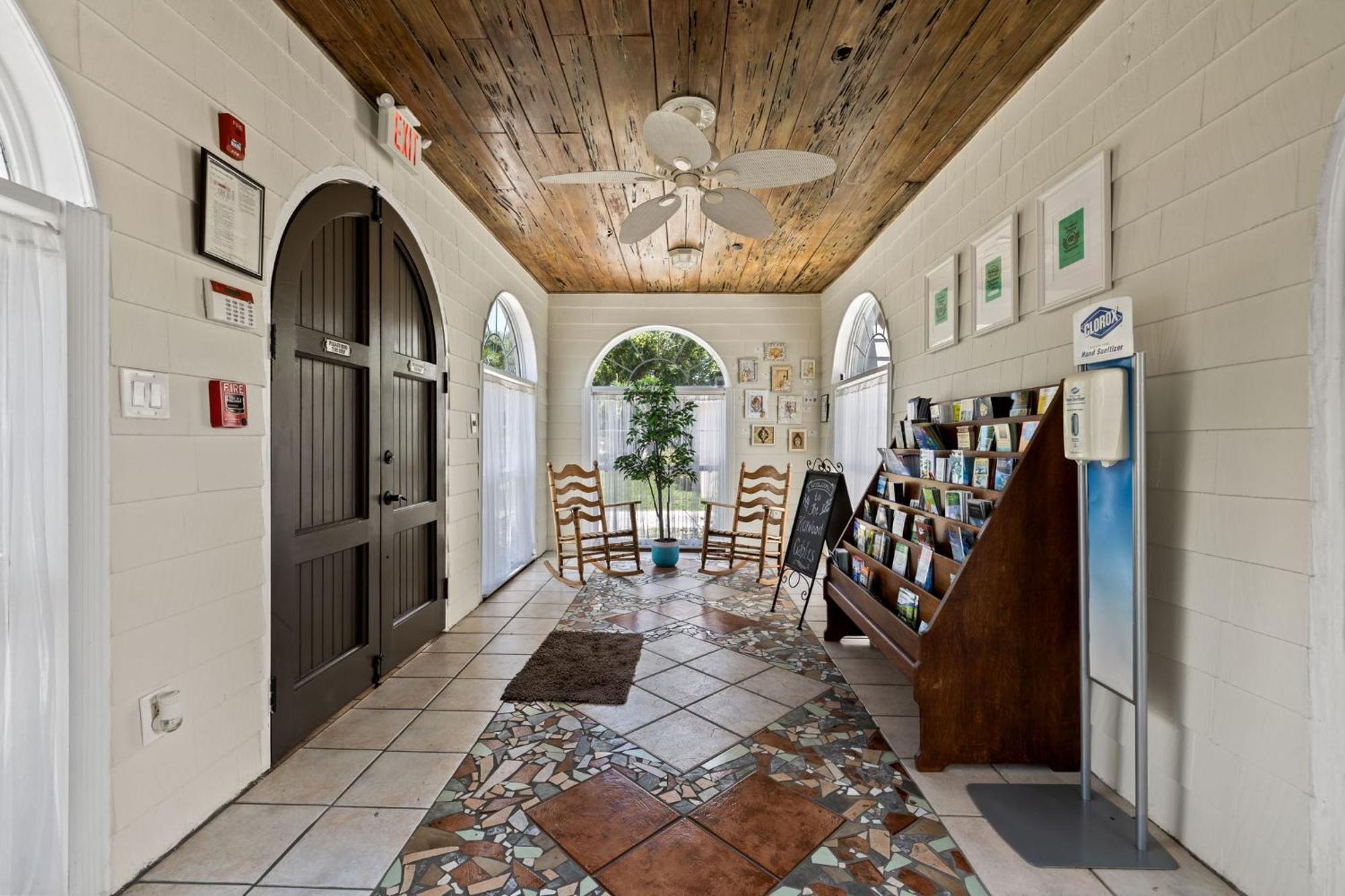 The Kenwood Gables Bed and Breakfast Saint Petersburg Eksteriør billede